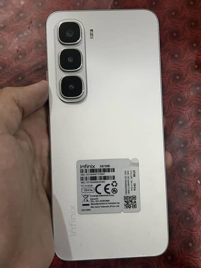 Infinixe hot 60 i  10 by 10 condition. (12. RAM. 128 GB )