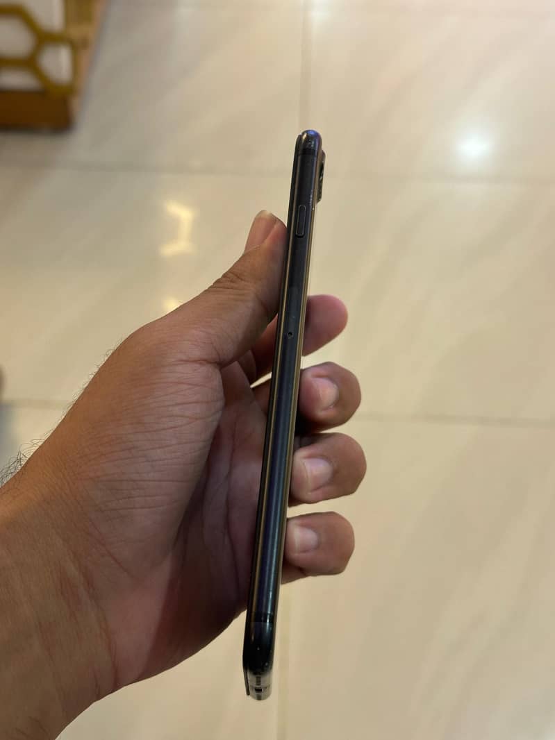 Apple iPhone 7 Plus 3