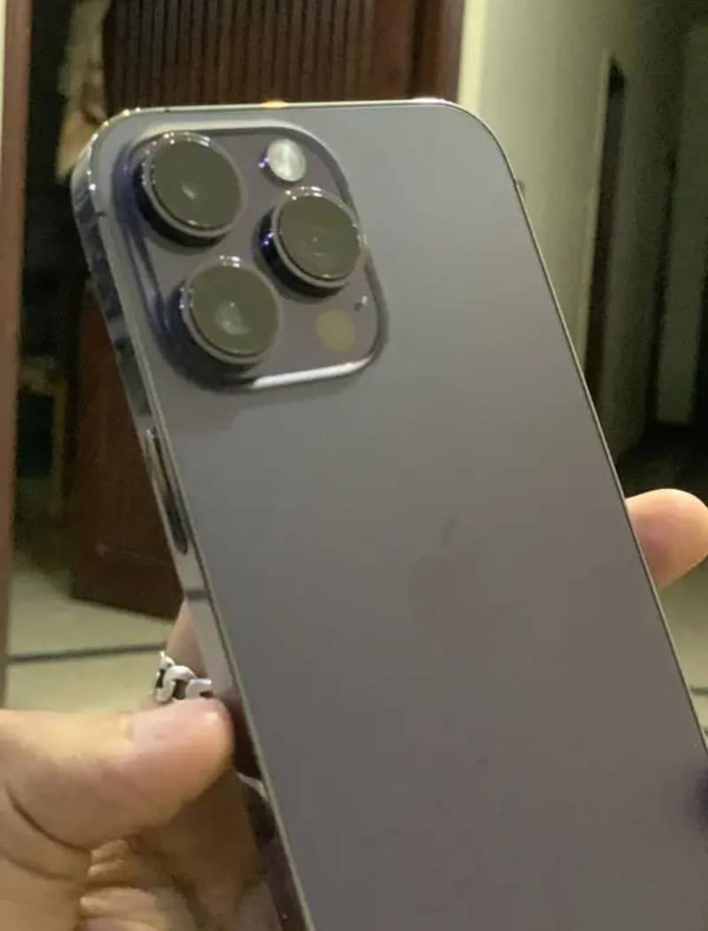 Apple iPhone 14 Pro Max 1