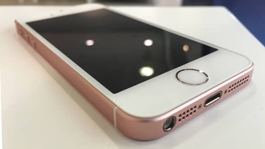 Apple iPhone SE (1st Generation)