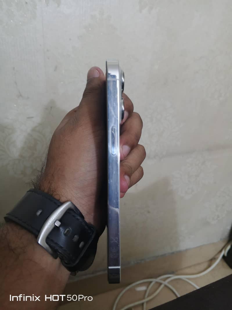 Apple iPhone 13 Pro 1