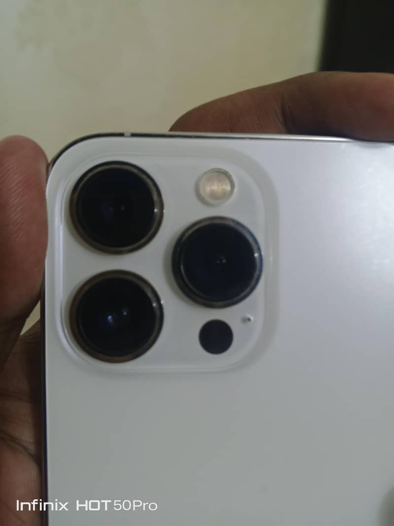 Apple iPhone 13 Pro 3