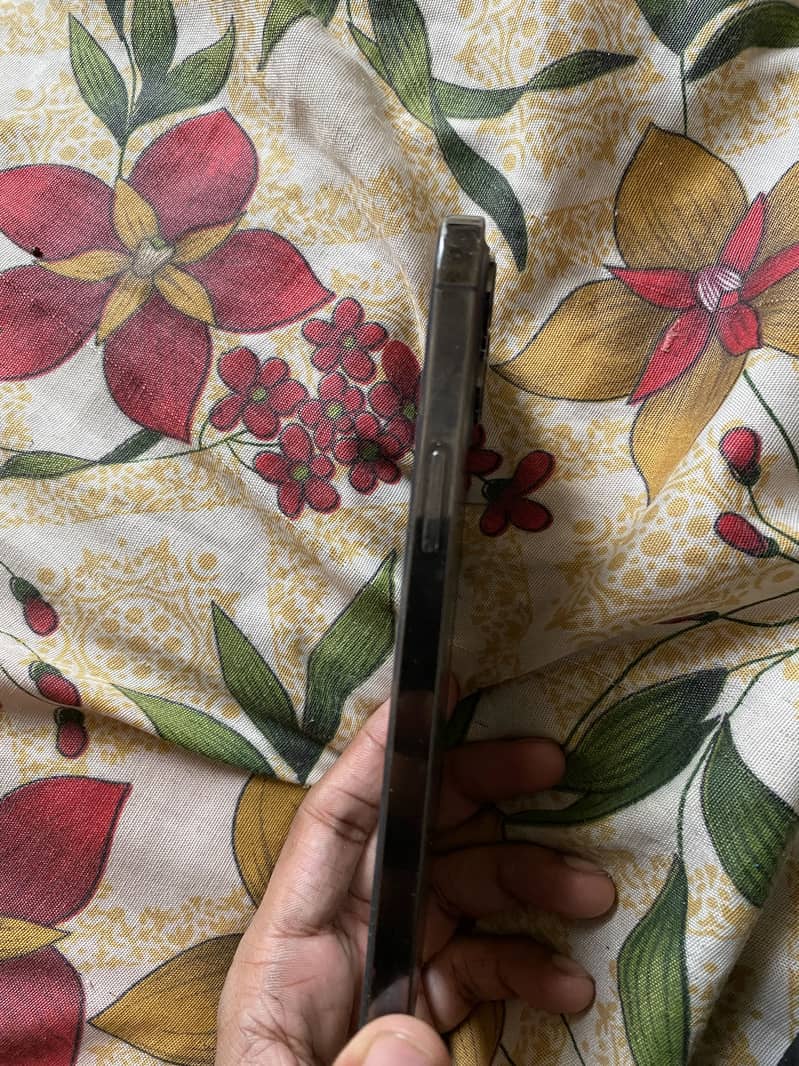 Apple iPhone 12 Pro Max 4