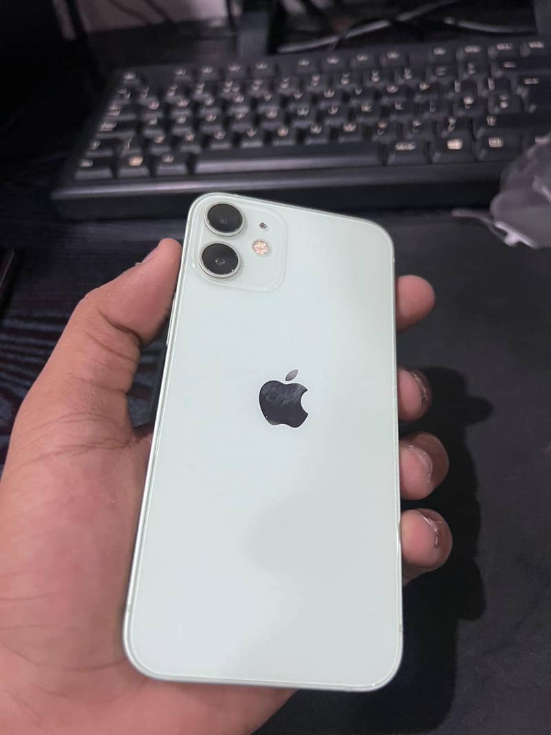 Apple iPhone 12 mini 4
