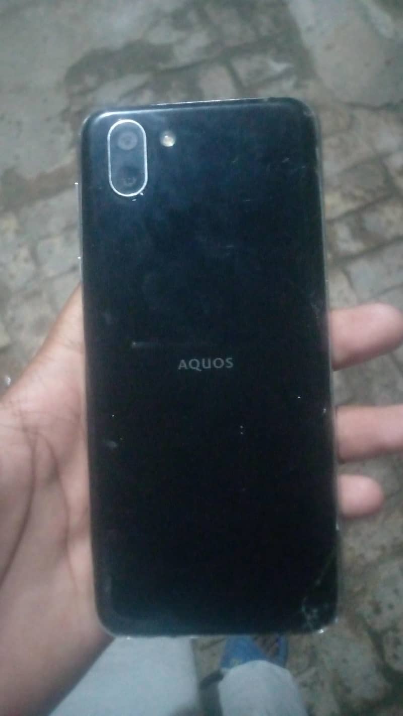 Sharp Aquos R2 0