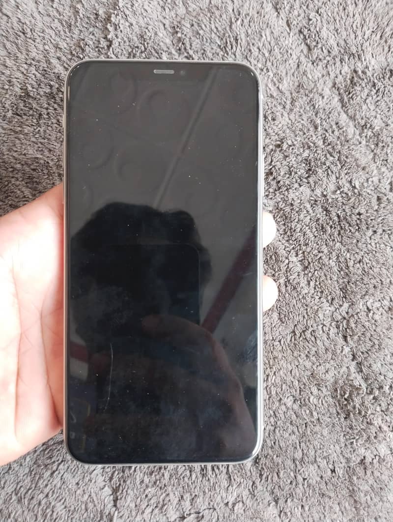 Apple iPhone 11 Pro Max 2