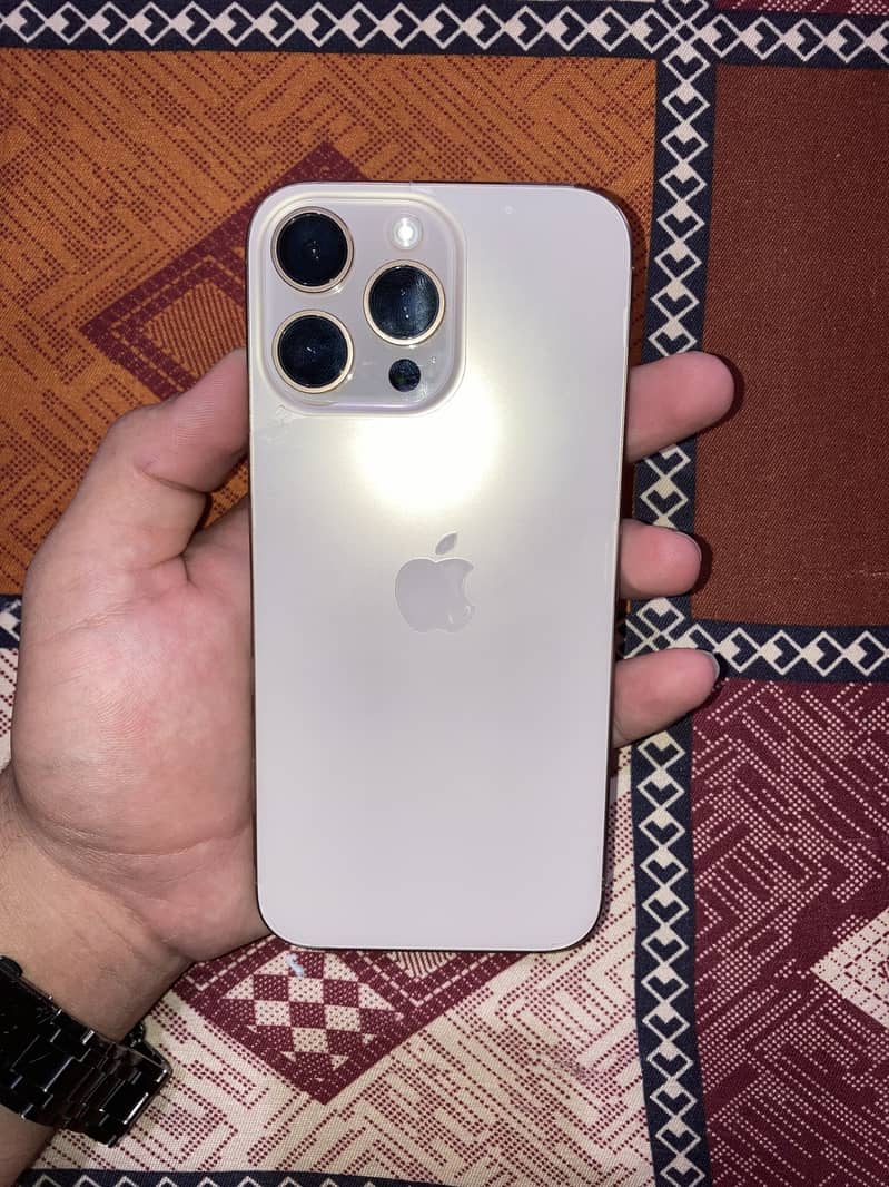 Apple iPhone 16 Pro Max 2