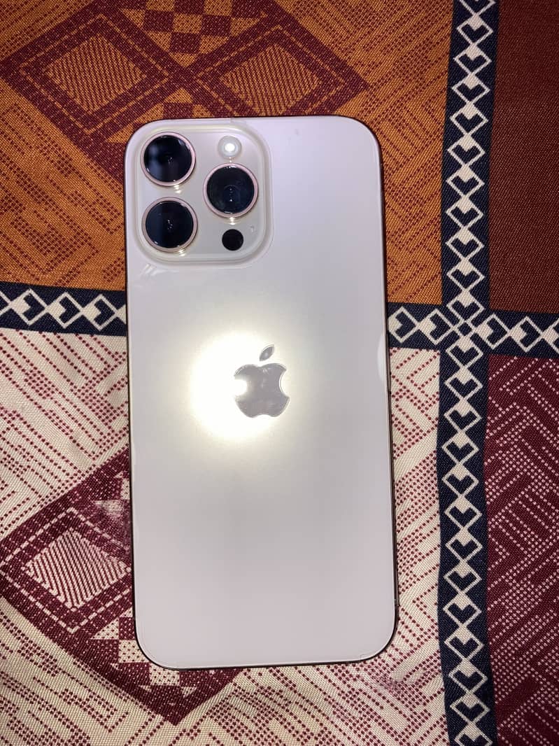 Apple iPhone 16 Pro Max 3