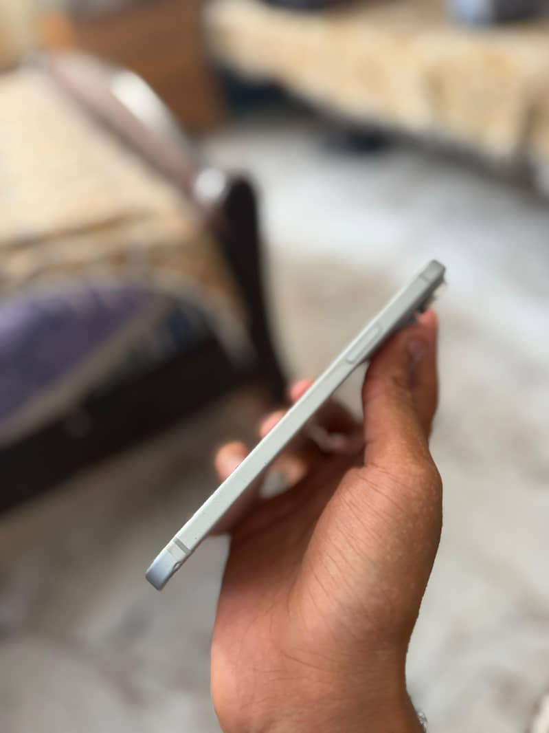 Apple iPhone 15 plus 2