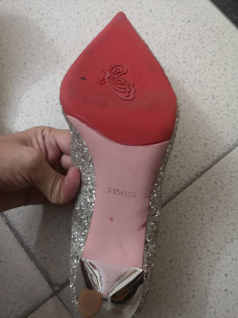 tharift heels 2