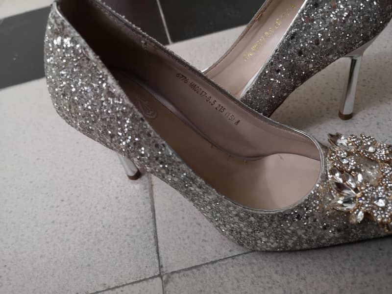 tharift heels 3