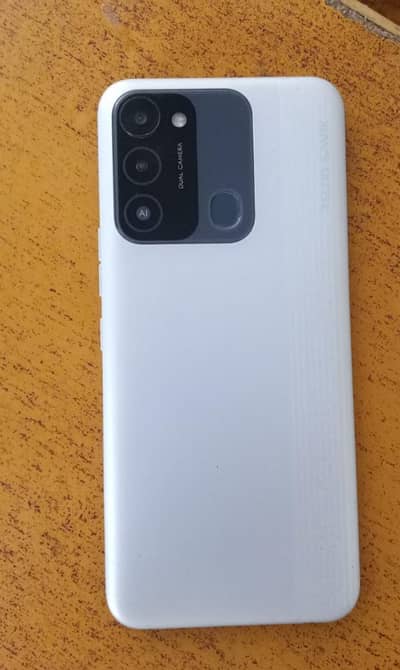 Tecno Spark 8C