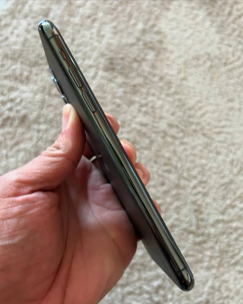 Apple iPhone 11 Pro Max 3