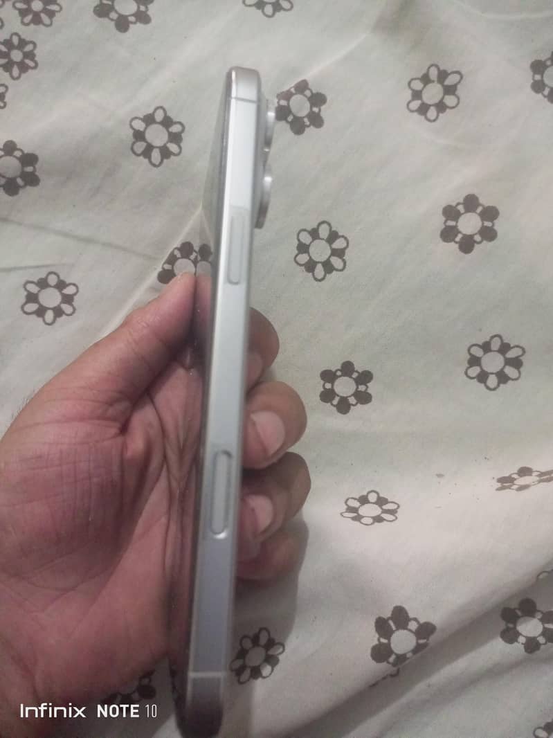 Apple iPhone 16 Pro Max 0
