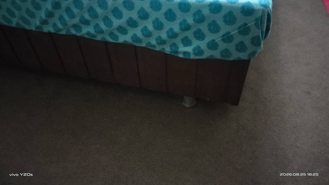 Bed with 2 side tables 1