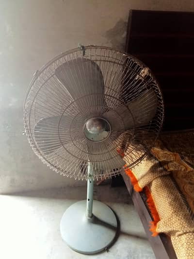 Pedestal Fan for Sale