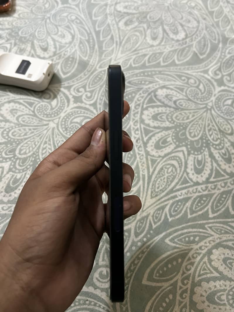 Apple iPhone 13 3