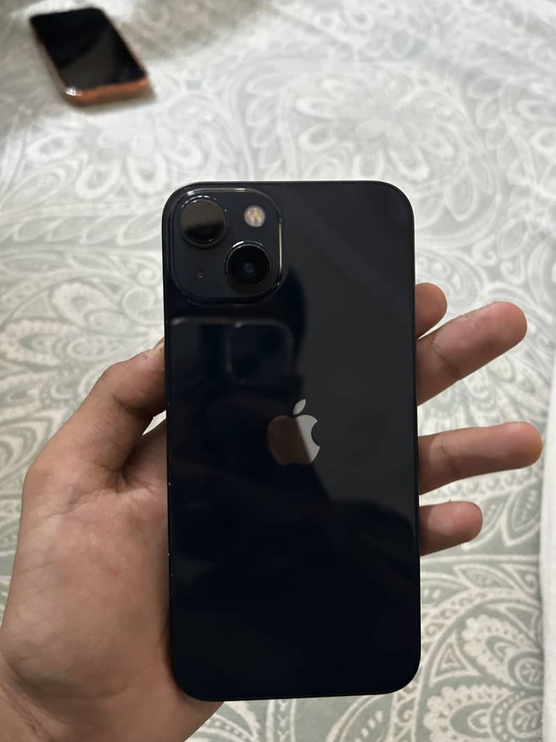Apple iPhone 13 4