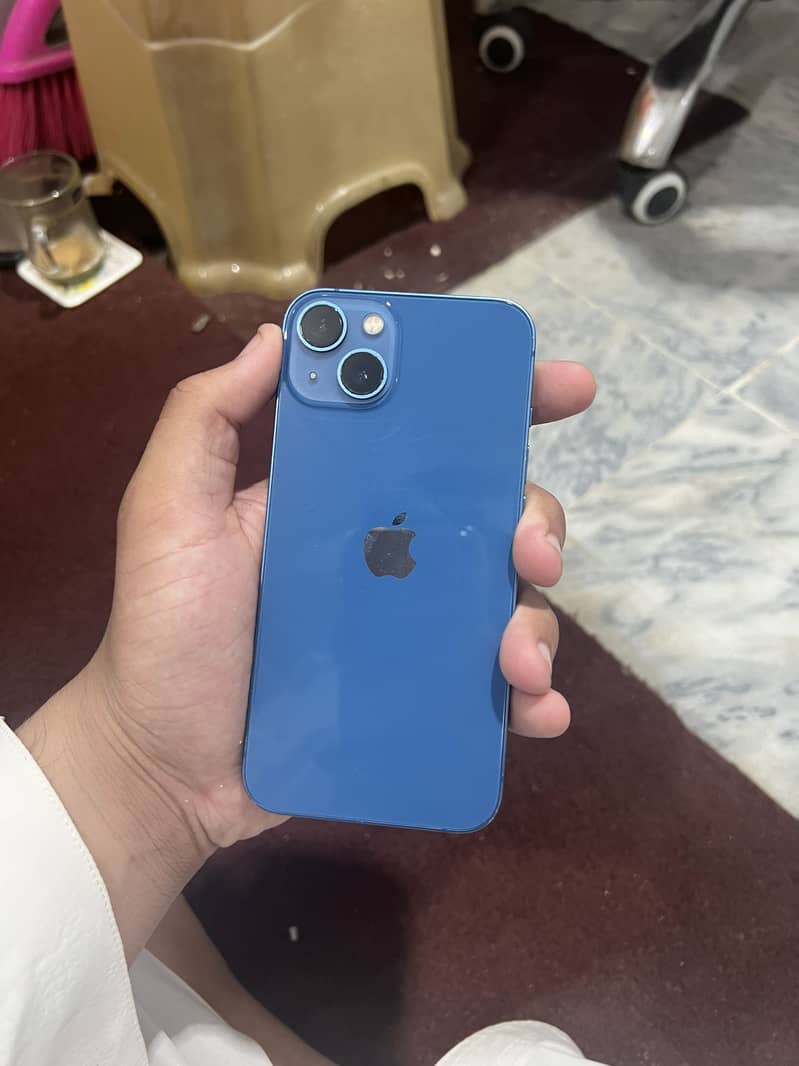 Apple iPhone 13 5