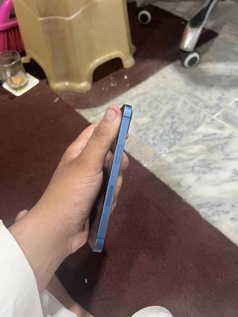 Apple iPhone 13 6