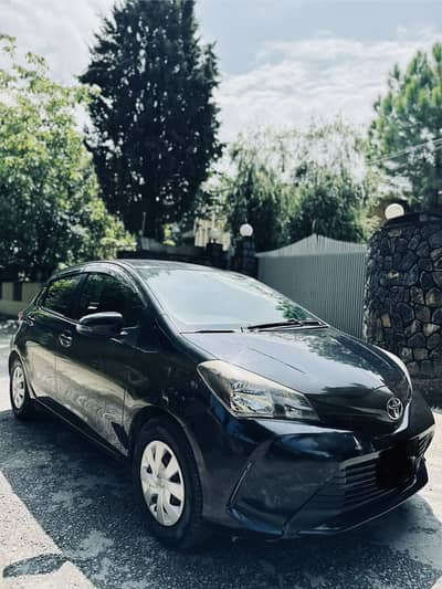 Toyota Vitz 2014 model 2018 import in total genuine condition 4grade
