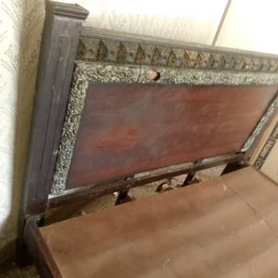 1 sofa set and double bed ( urgent sale )
