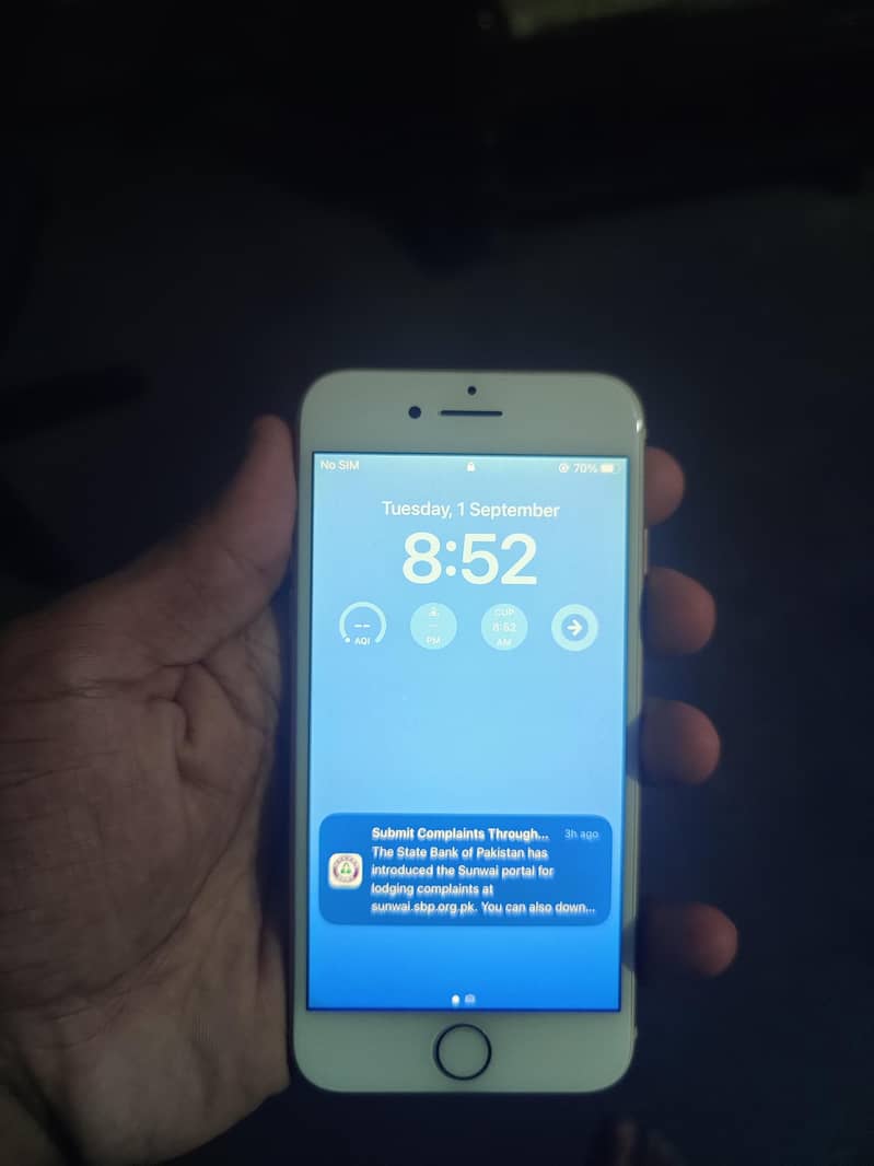 Apple iPhone 8 1