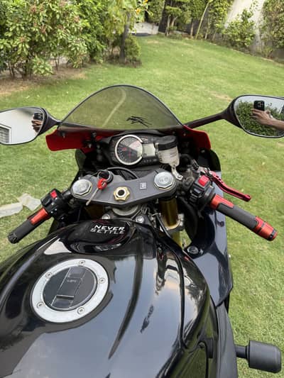 SUZUKI GSXR 750