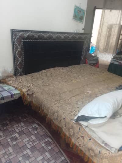 good wood bed set resionable price