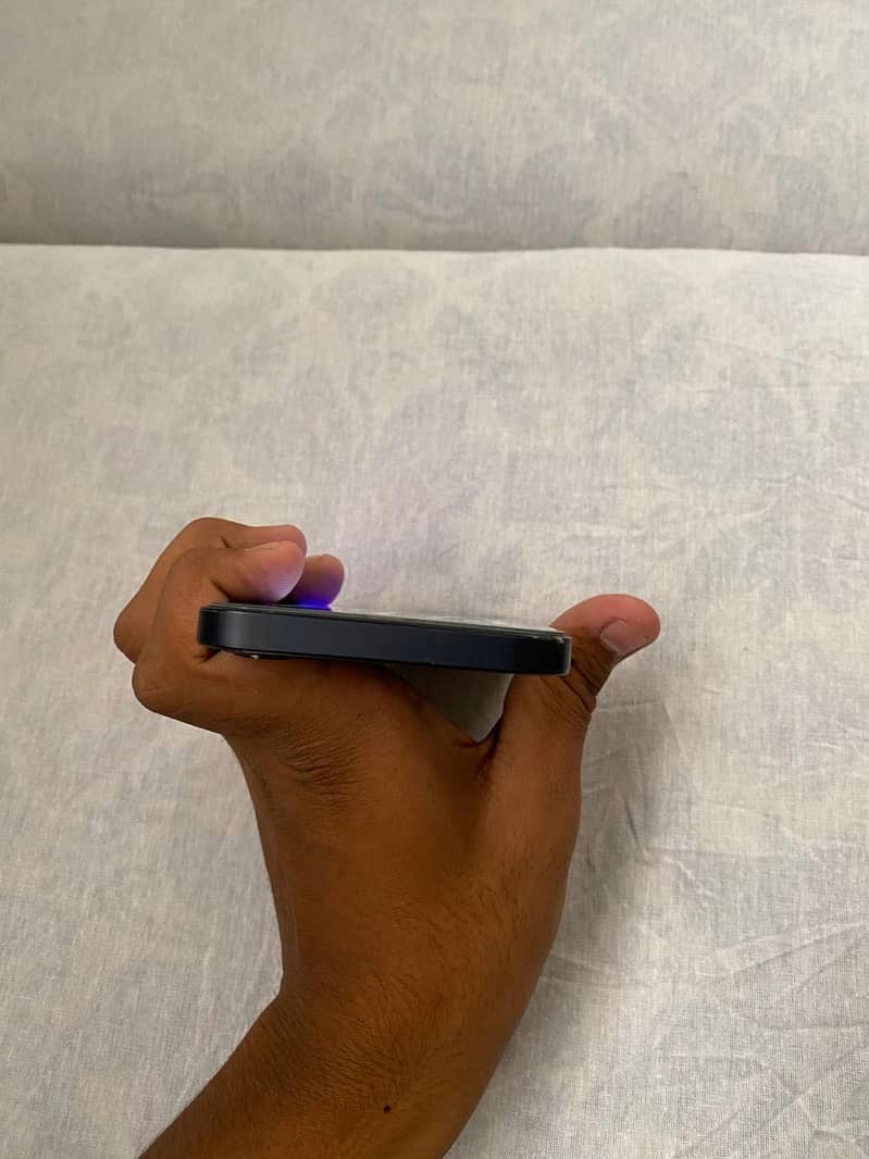 Apple iPhone 12 1