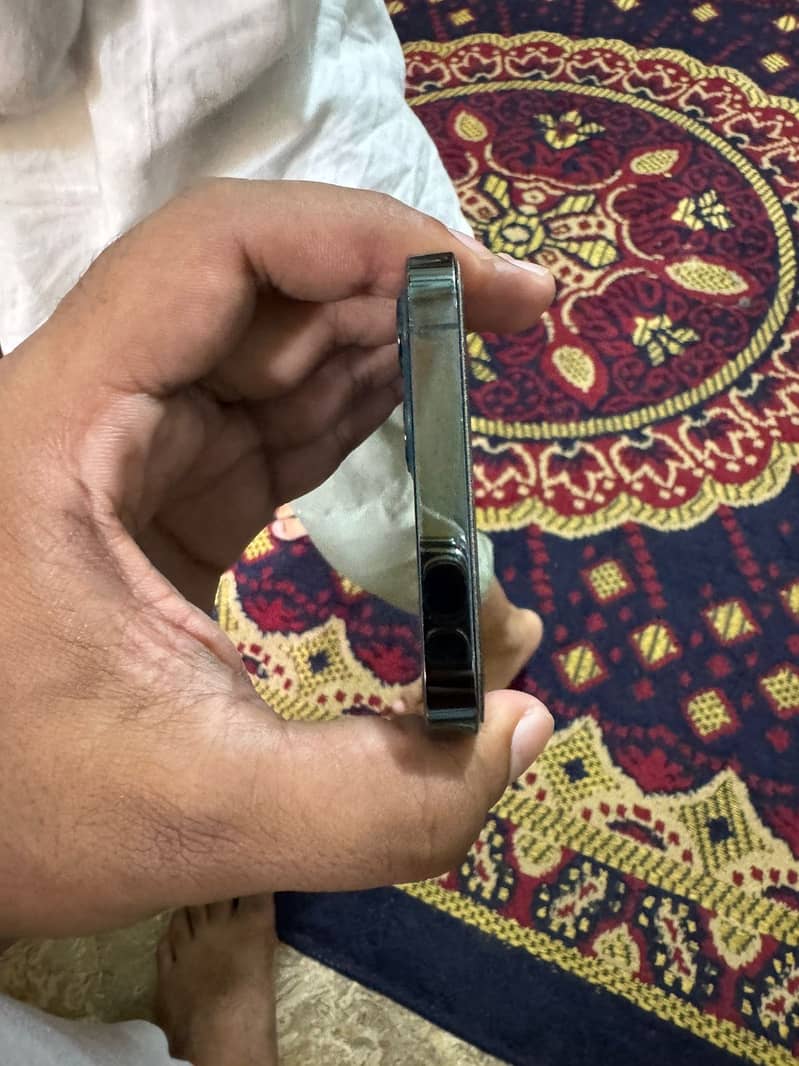 Apple iPhone 12 Pro 2
