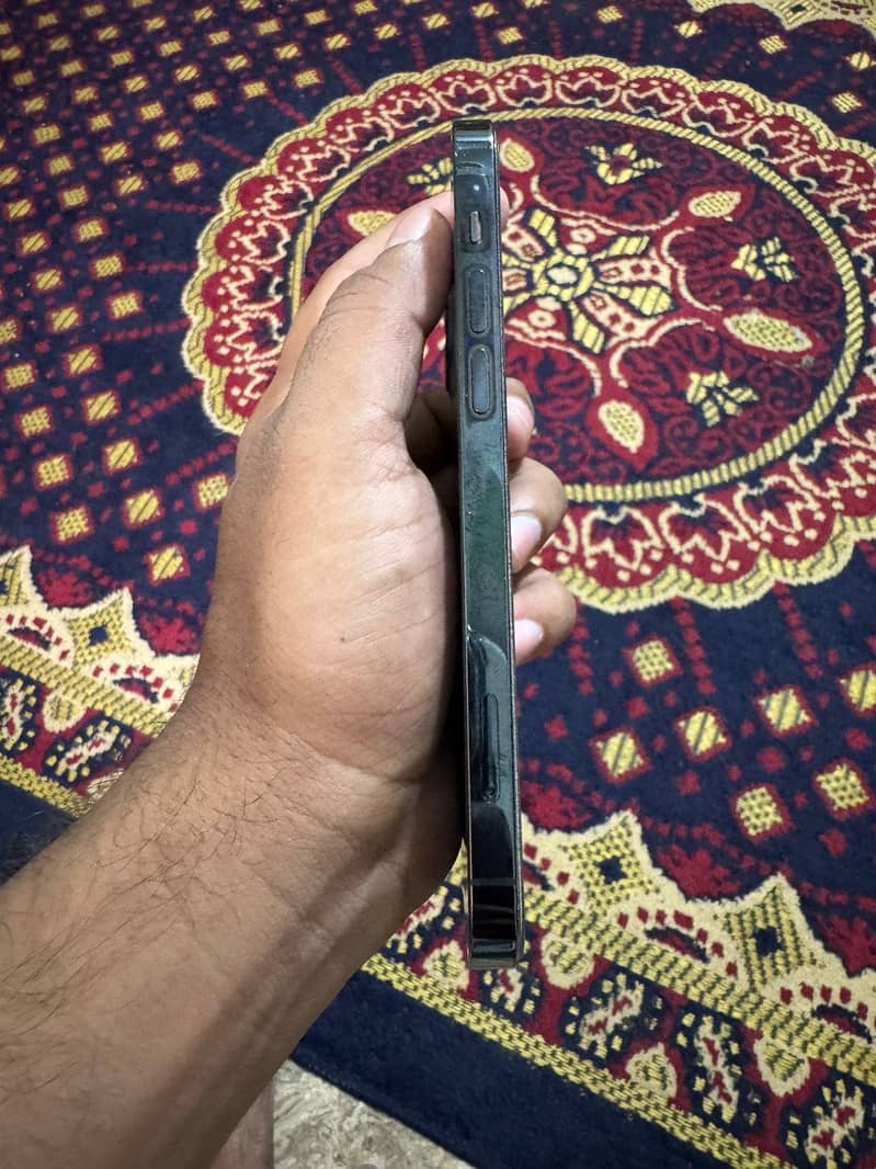 Apple iPhone 12 Pro 3