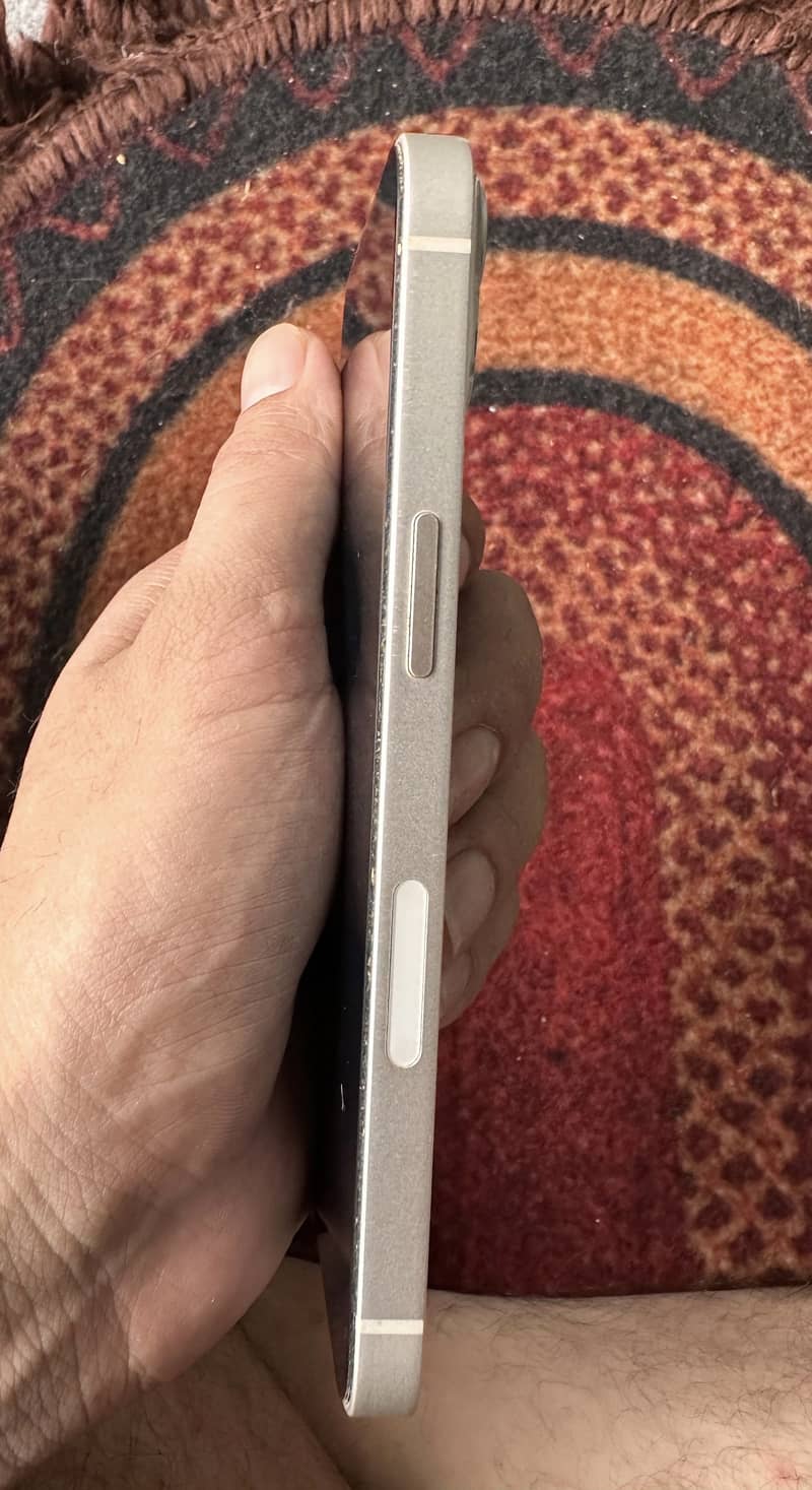 Apple iPhone 13 3