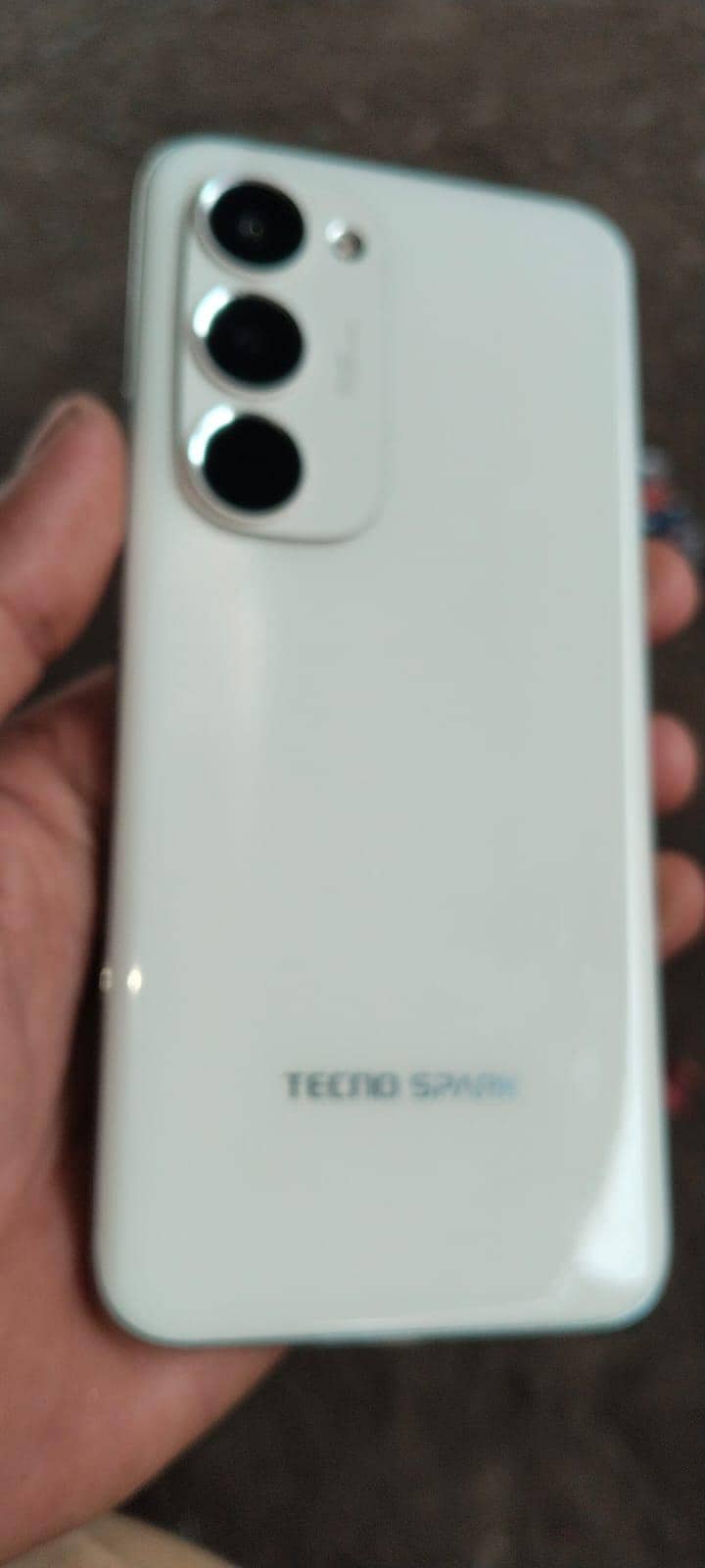Tecno spark 40 pro plus 4