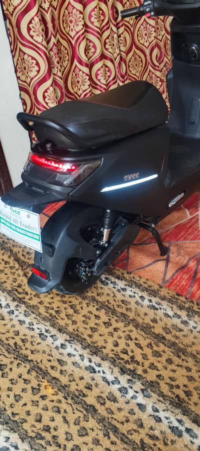 Evee S1 Electric Scooty 26 Model  Brand New Fresh 10/10 Condition!!