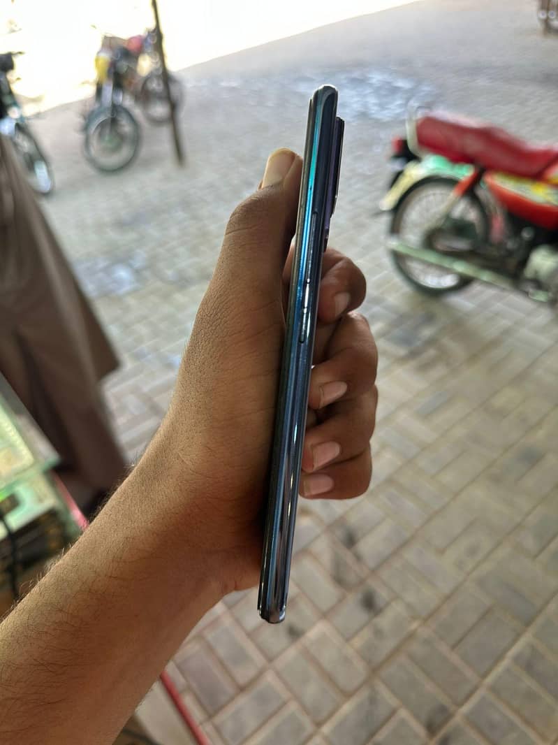 Vivo V21e 4