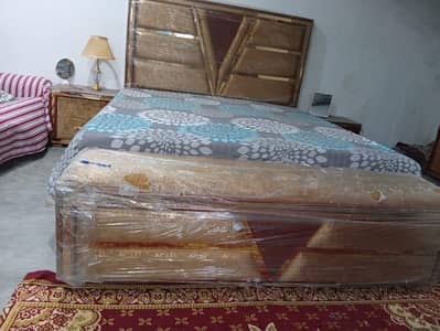 Beautiful & Durable Bed for Sale – Excellent Condition