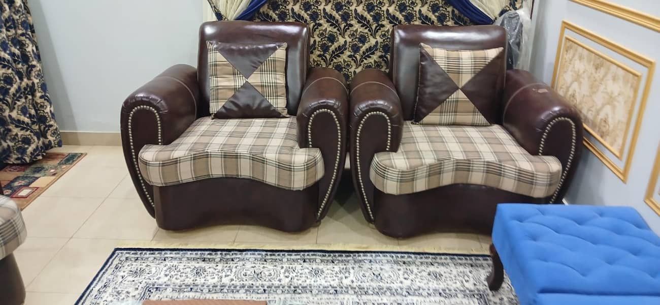 5 Seater Sofa Set + 4 Seater Sethi & Centre Table 1