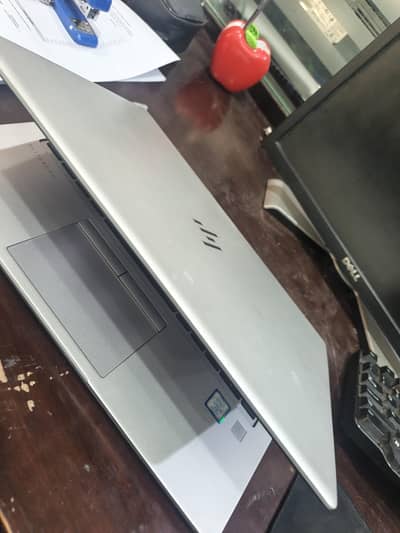 HP EliteBook 830 G6  HP EliteBook 830 G6