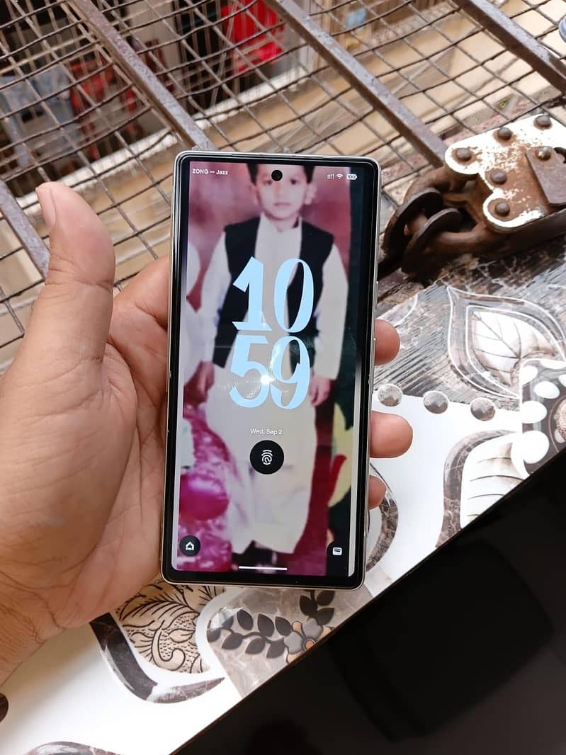 Google Pixel 7a 5