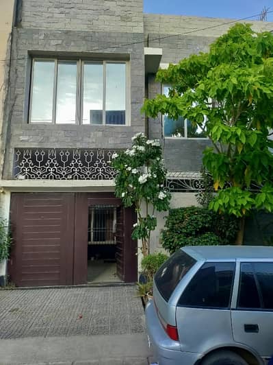 100YARDS FULLY RENOVATED READY TO MOVE DOUBLE STORY BUNGALOW FOR SELL IN DHA PHASE 7 EXT NEAR BY FATIMA MASJID
