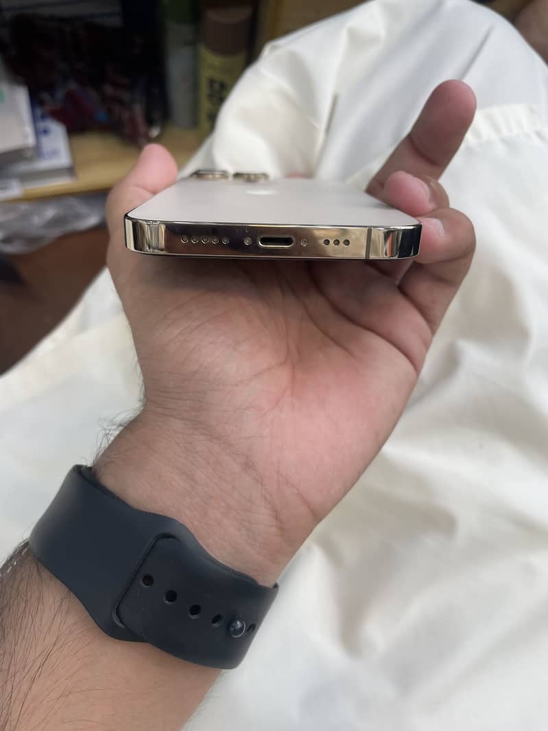 iPhone 13pro 1