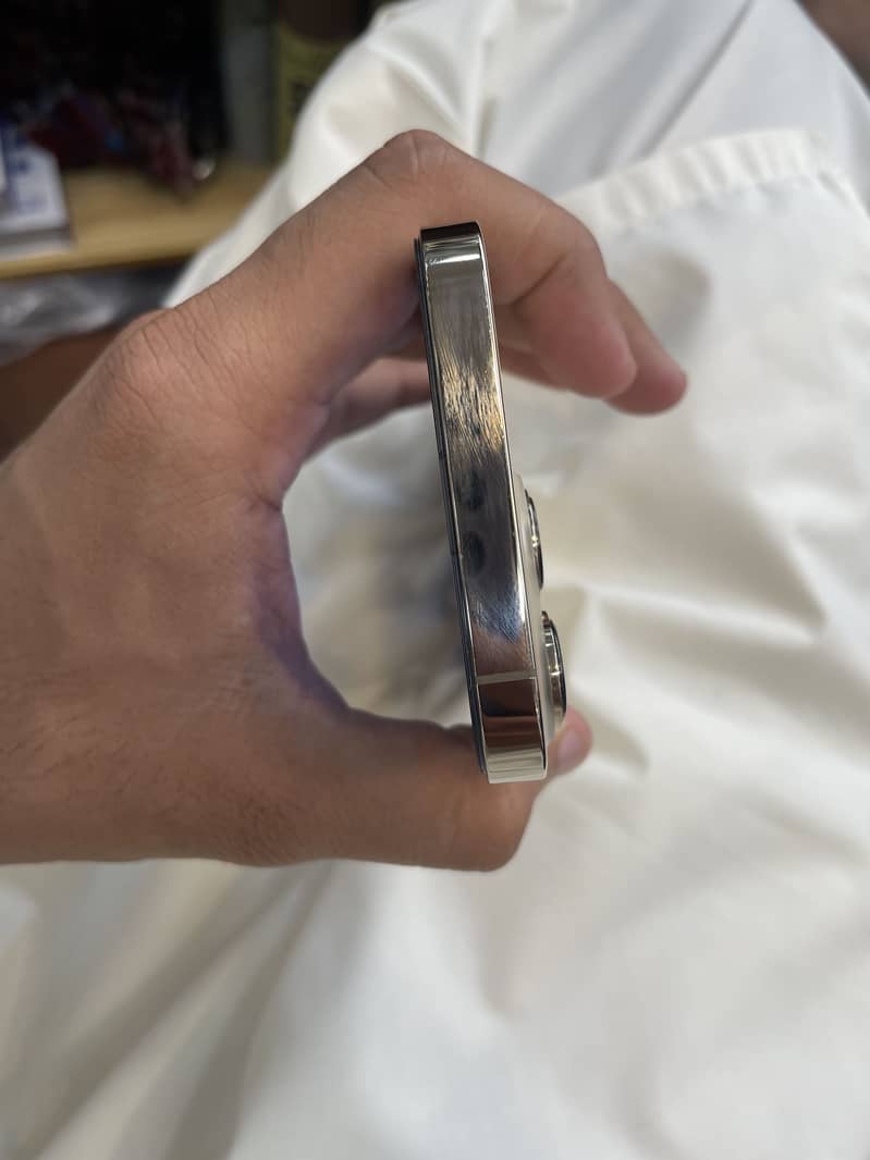 iPhone 13pro 4