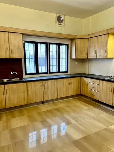 500YARDS MOST LUXURIOUS AND ARCHITECTURE ULTRA MODERN STYLE UPPER PORTION FOR RENT IN DHA PHASE 7.