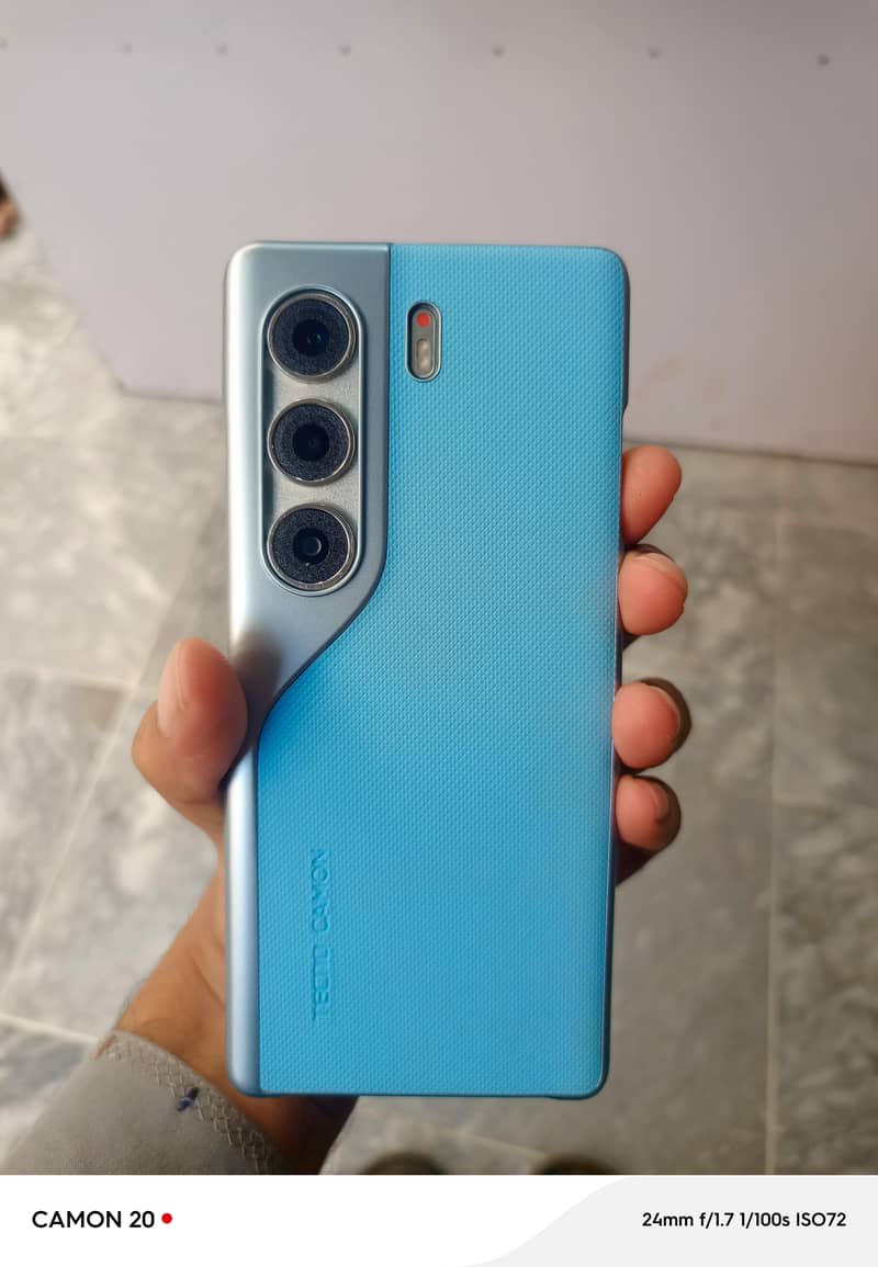 Tecno CAMON 40 Pro 0