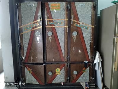 used almari in good condition