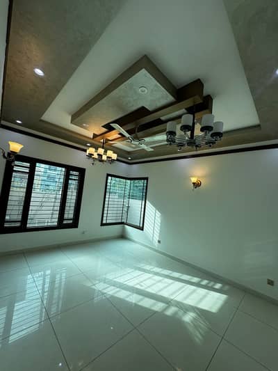 250YARDS SLIGHTLY USED DUPLEX BUNGALOW FOR SELL IN DHA PHASE 5