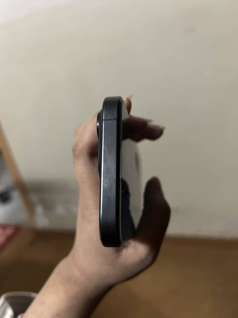 Iphone 15 pro 4