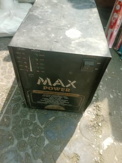 UPS  1000 watt single battery