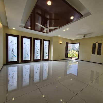 500YARDS UPPER PORTION FOR RENT IN DHA PHASE 6. MOST ELITE CLASS LOCATION IN DHA KARACHI